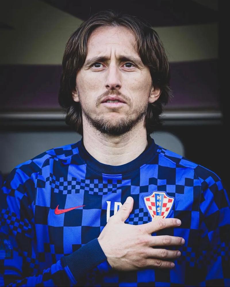 • 鼠辈！ 来源：Barça Universal🚨 西班牙人球迷对阵胡安·加西亚的横幅：