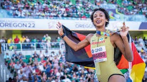 队报：里昂公布24／25赛季财报，俱乐部净亏损超2亿欧元